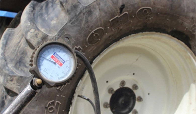 pressureless tractor tyre