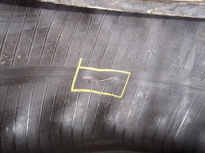 Cut on the tyre casing